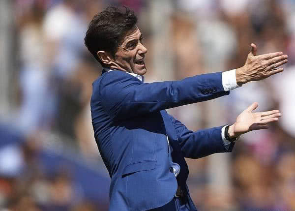 九游体育下载-波士顿凯尔特人训练开放日；今夜防线松动引欢呼；亚冠在即；控场能力受关注的简单介绍